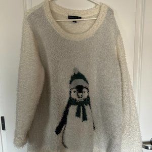 Long sleeve sweater round neck Penguin on front.